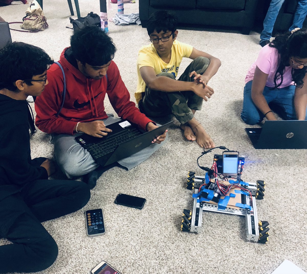 17155Baker's tweet photo. Making great progress! 🤖
#Robotics  #firsttechchallenge #bakermiddleschool #troy https://t.co/VCS5pFIANO