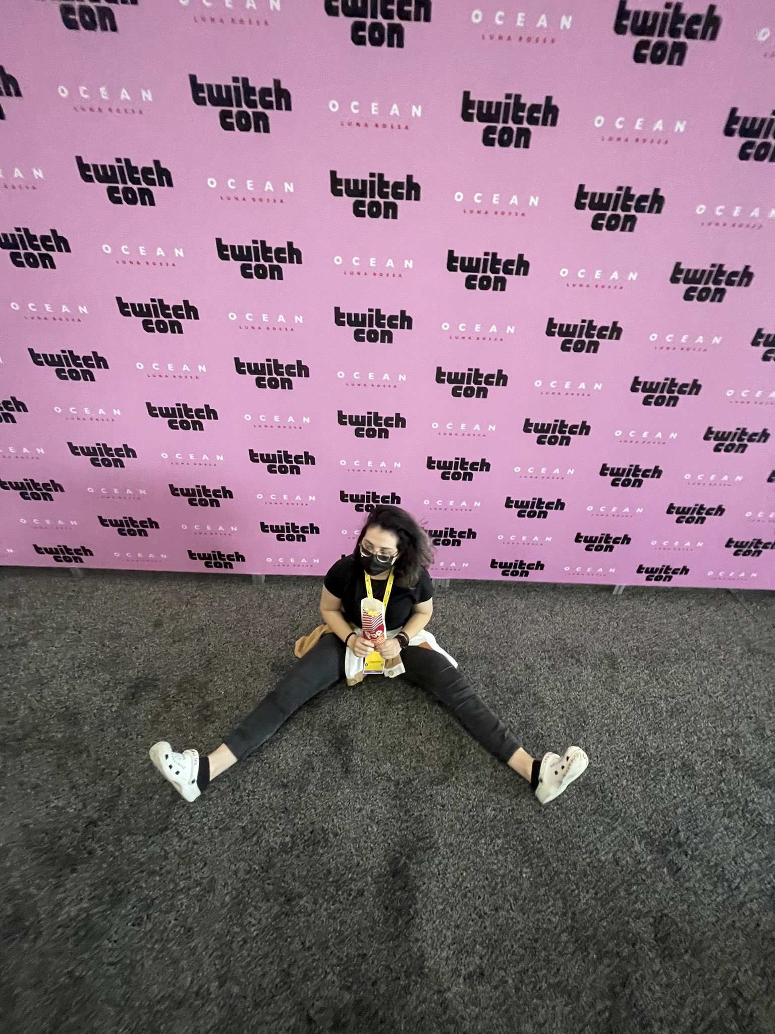 jojosolos on Twitter: "TwitchCon going crazy rn https://t.co/K3xf0jIt2Y ...