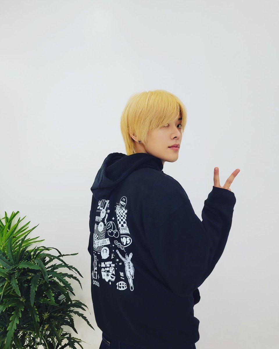 Smile__smileYT's tweet photo. 221008 YUTA Instagram
➡︎ https://t.co/IUNxKcjdSc https://t.co/fkpY14YEI4