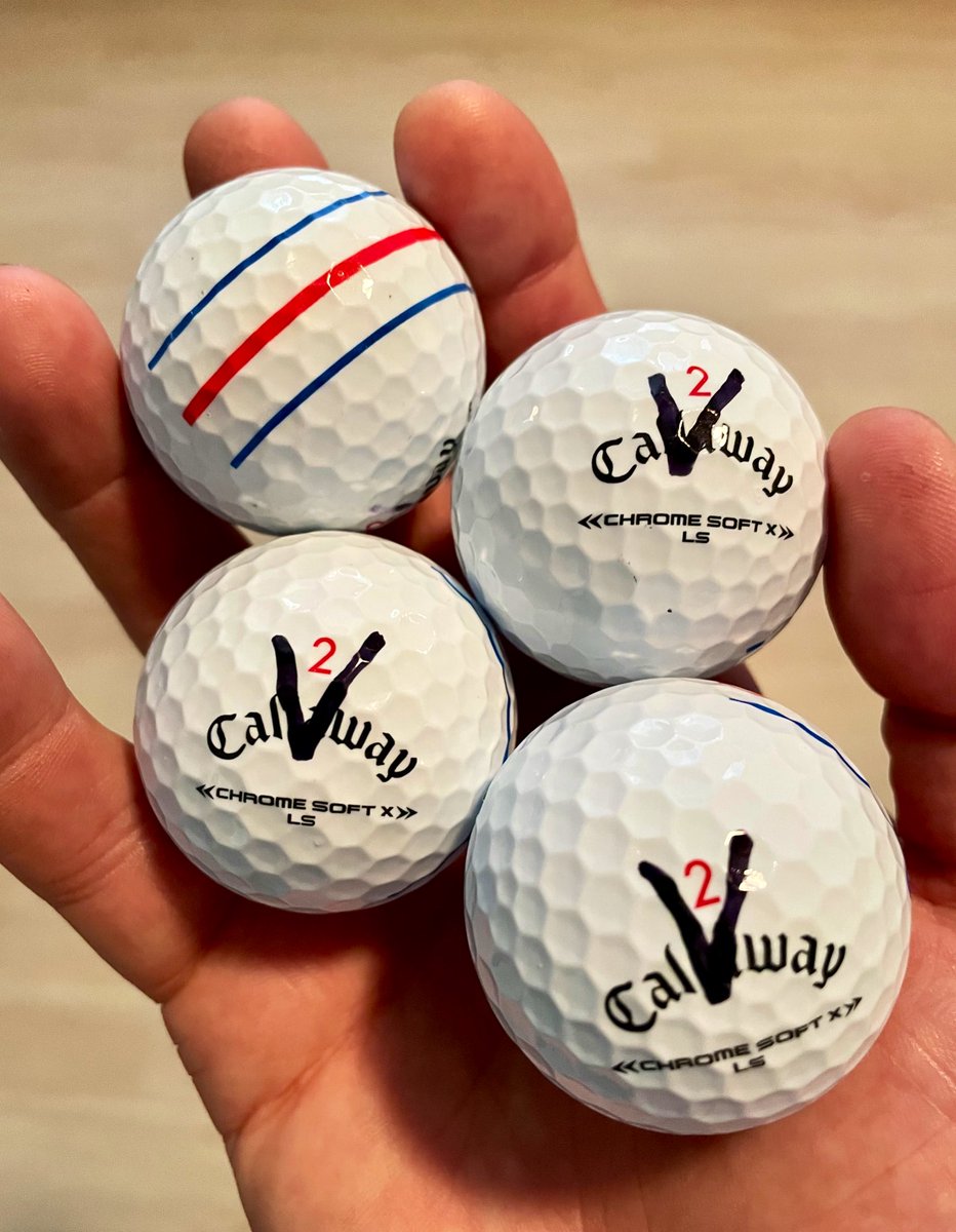 vgolfman's tweet photo. Big V under/around the number. Looks like a chevron, but itβs a V. π€·ββοΈ #CSXLS #TripleTrack https://t.co/8cP6q6w0wY