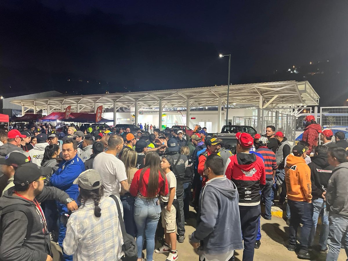 AcelerandoEcu's tweet photo. Con enorme tristeza comunicamos que el joven piloto cuencano Martín Vintimilla, de la categoría T1, ha fallecido tras sufrir una caída a un abismo durante el Power Stage del rally de Gualaceo. 

Noticia en desarrollo. https://t.co/ED2dY84eKa