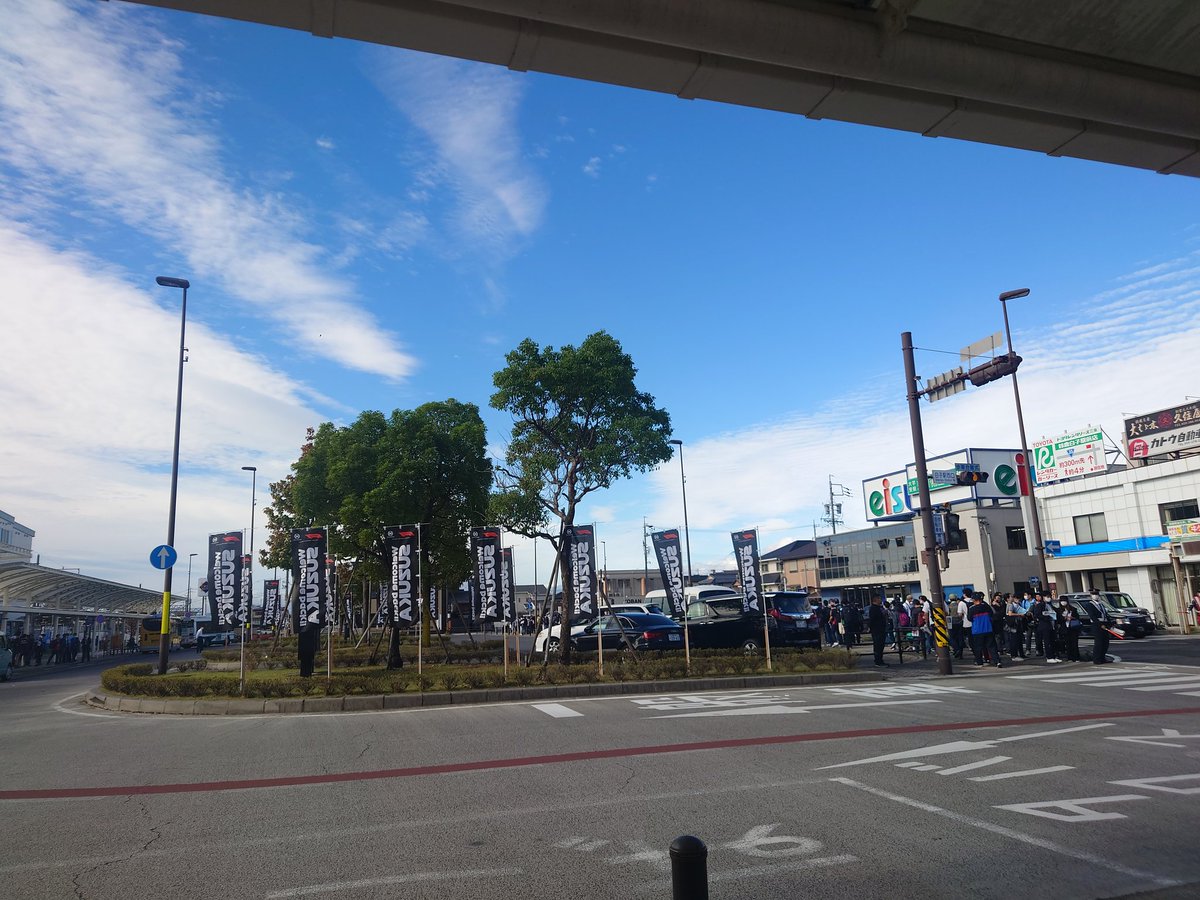 Nico214217461's tweet photo. 流石にバスの台数があるから、まあまあ進みが早いです。
#F1日本グランプリ
#白子 https://t.co/QYMOfH6M7v