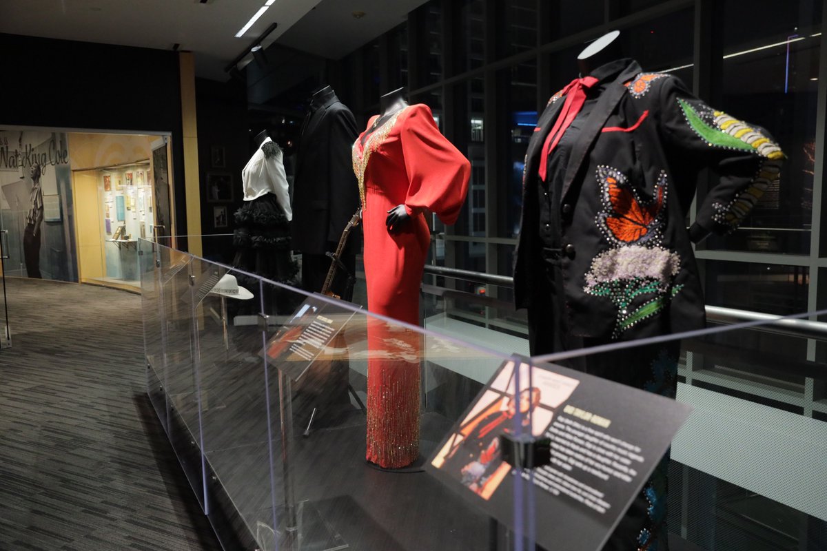 See wardrobe from @MonarchonFOX in our pop-up exhibit. Outfits from: 👢 @SusanSarandon 👢 @annafriel 👢 @TraceAdkins 👢 @BethDitto 👢 @tanyaTucker 👢 @shaniatwain Be sure to catch all-new episodes of #Monarch Tuesdays at 9/8c on @foxtv!
