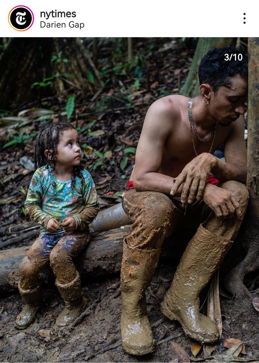 Se me rompe el corazón en mil pedazos. Vieron las fotos del New York Times sobre el cruce de Migrantes por Darién? 💔💔💔💔 Fuente: New York Times