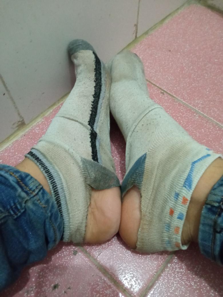 MasterDean221's tweet photo. Slave I need to put my feet in your mouth bitch🥵🥵

#findom #cashapp #cashslave #tribute #cashmasters #paypig #pay #submissive #footfeetis #malefeet #alpha #male #malesoles👿 https://t.co/M1IHELVEeg
