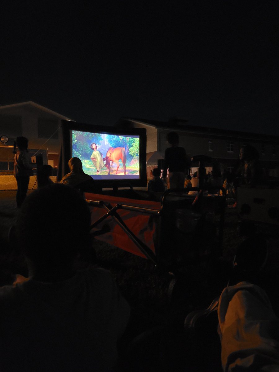 Grateful as a DPS parent for <a href="/DpsSpring/">Spring Valley Elementary DPS</a> and all of the amazing events they have for their students and families! Movie Night Under the Stars was the BEST way to end the week!