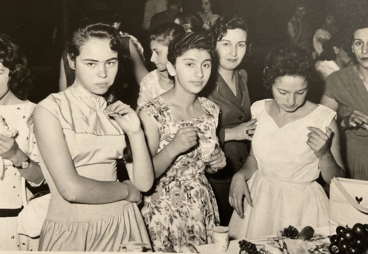 bita137's tweet image. Saw that “Iranian women” is trending so to bring some joy to your TL here is a random  picture of my lot of brilliant Iranian women at a wedding reception, circa 1957!!

The outfits❤️the hair❤️and oh that mischievous “bring it on” look of being caught with a mouth full of grapes