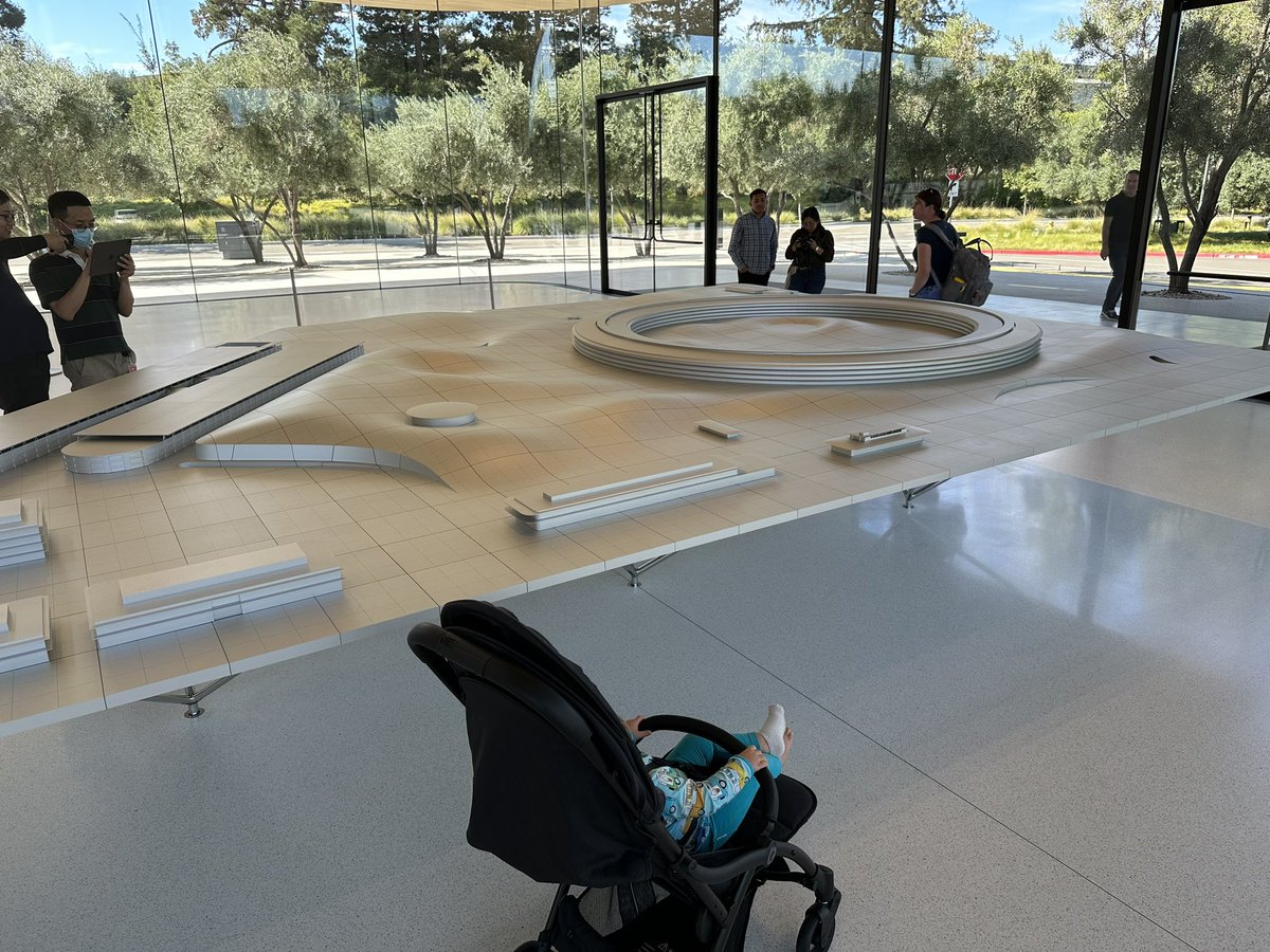 Couldn’t come here and not go to Cupertino.