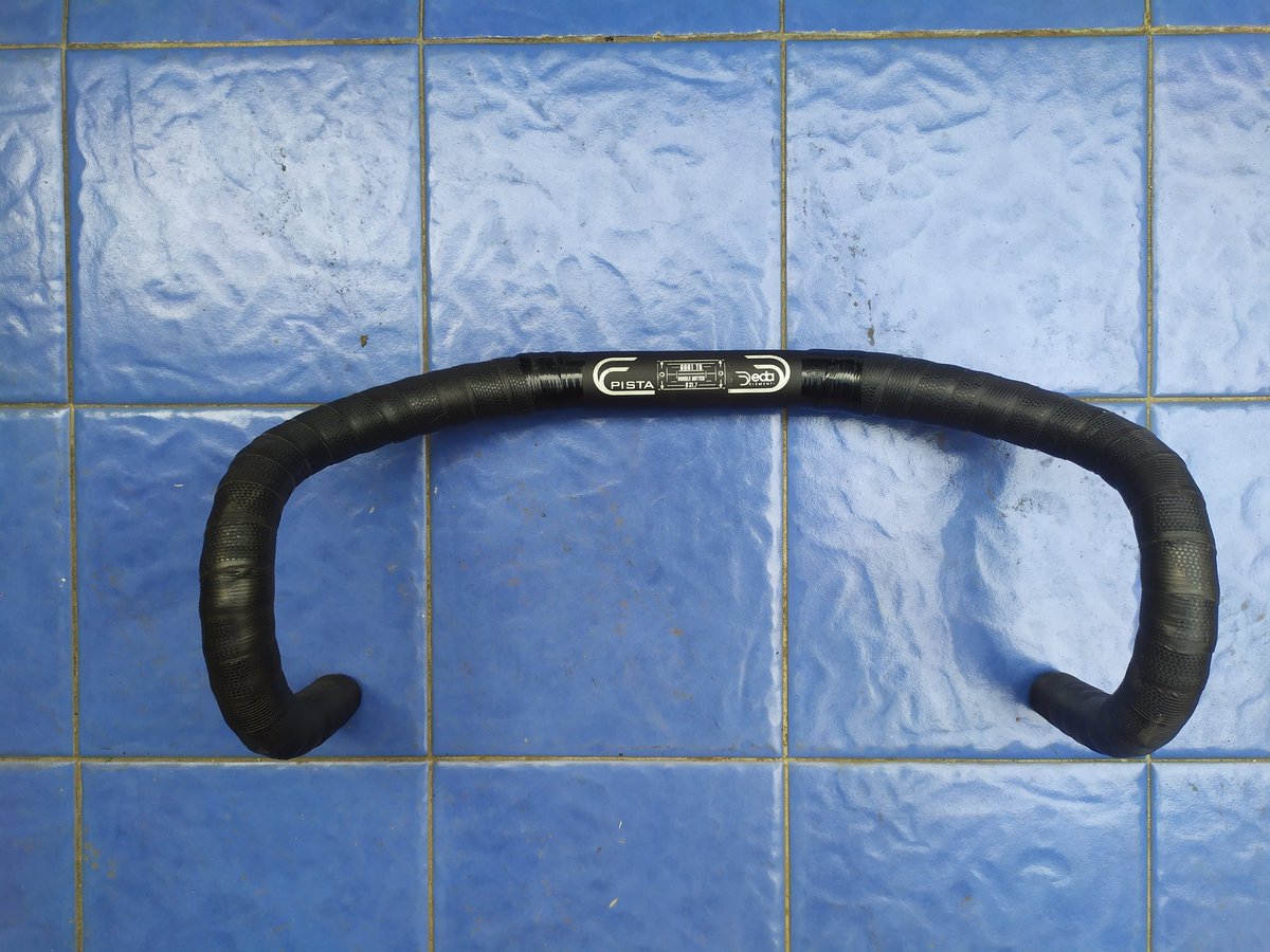 juan_fierstein's tweet photo. WTS Trackbar Deda Pista Elementi beserta bartape fizik vento. Very good condition

Price 600k 
CP 082297148125 cod bks/jkt #fnfjb https://t.co/CFCGicKbbt