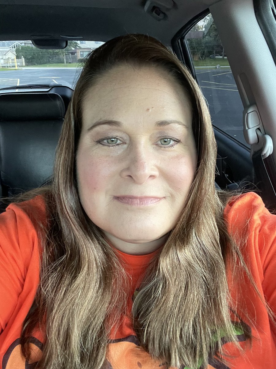 When you dress for spirit day at Stone School but simultaneously dress for Hersey High School’s game against Wheeling! Go Huskies! Going for a win to make them 7-0. Let’s cheer on <a href="/c_villalobos4/">Cristina Villalobos</a> alma mater!
<a href="/StoneSchool4/">Stone School</a> #ASD4ALL