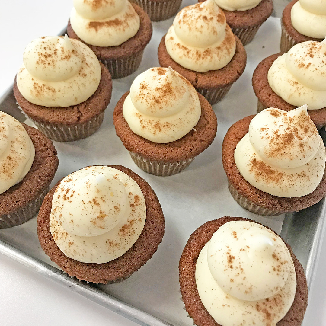 freshcupcakes's tweet photo. GF PUMPKIN :: We’ve got #pumpkin #cupcakes in our cupcake cases daily this month—and #GF folks, we’re not leaving you out! Come on in for your own #glutenfree pumpkin fix today &amp; every Saturday this October https://t.co/c8qiczISuf #mmm #MakeLifeSweet https://t.co/XmFFmWrVXj