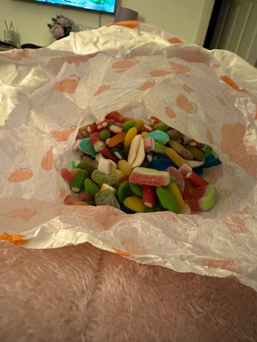 tonguetweets's tweet photo. Boyfriend got done by the Wembley Pick n Mix stand today. £57 whole English pounds later. No really. 
Obvs I now need to help him work through it… 🍭🍬 https://t.co/YJqDdHVfzS