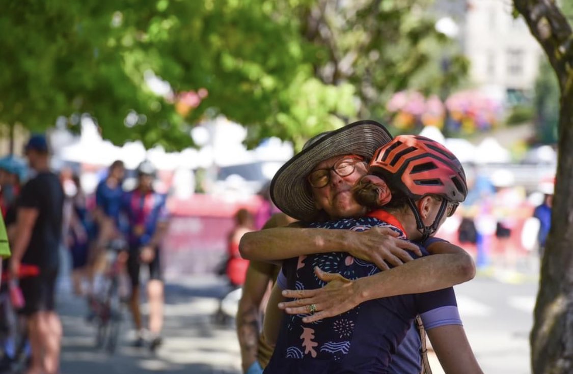 Happy #worldsmileday riders! 😀Enjoy the weekend and the last of this warm weather ☀️#ridevictoria #tourdevictoria #eventsvictoria