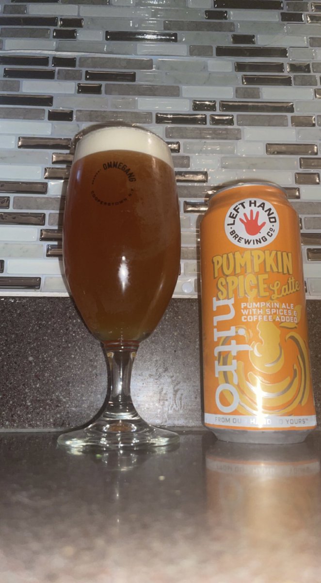 AMCyaonthemoon's tweet image. It’s basic bitch season..🎃