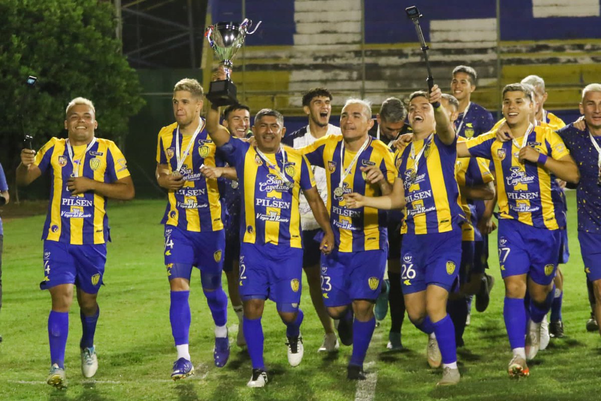 🏆 🔵🟡

Felicitamos al Club Sportivo Luqueño (<a href="/SpLuquenOficial/">Sportivo Luqueño</a>), por el vice campeonato de la #IntermediaAPF 2️⃣0️⃣2️⃣2️⃣.

¡Felicidades a 𝙻𝚊 𝚁𝚎𝚙ú𝚋𝚕𝚒𝚌𝚊 ! 🐷🙌