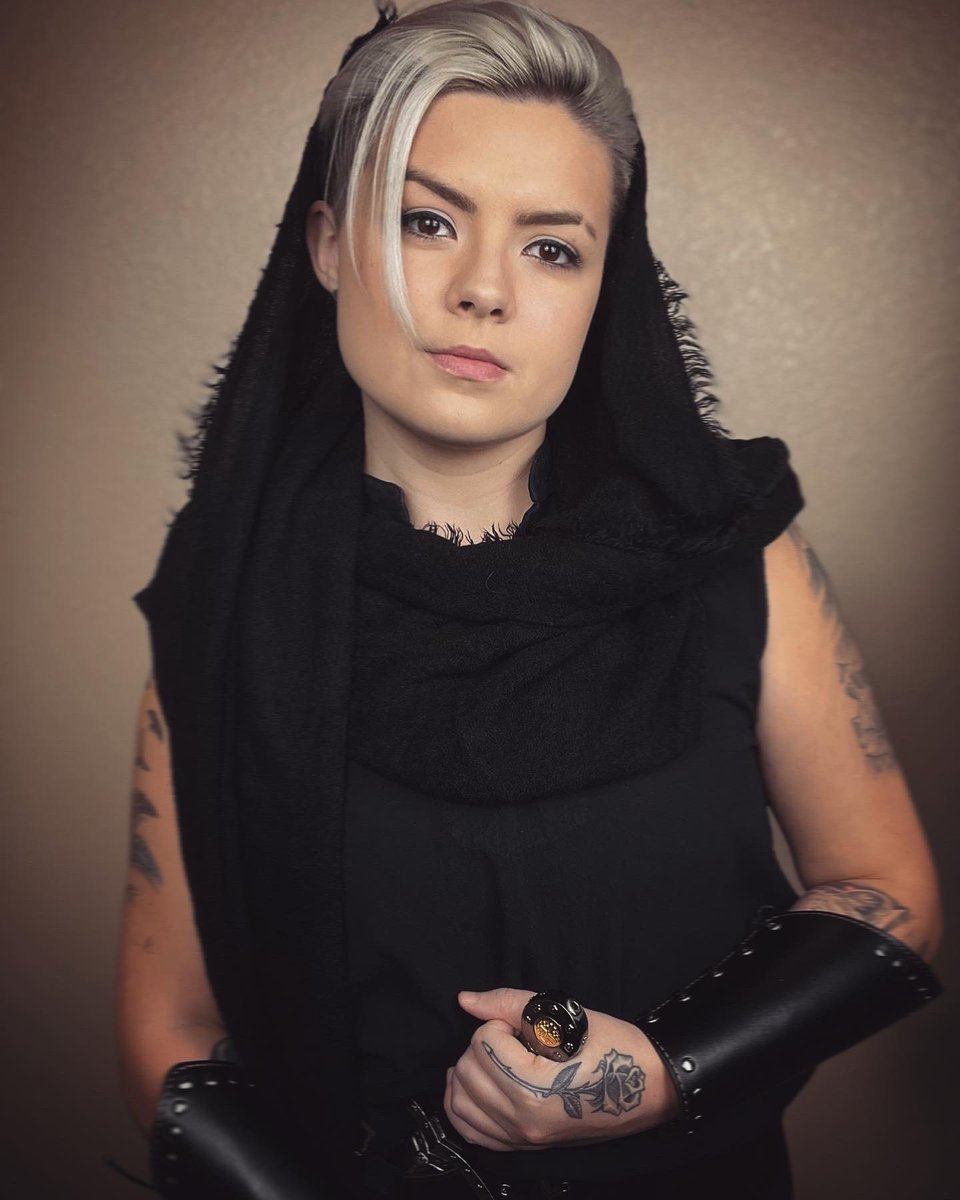 Lil_Lexi's tweet photo. Heading down to the Renaissance Festival 🗡 😊 https://t.co/VvyvTIfpLg
