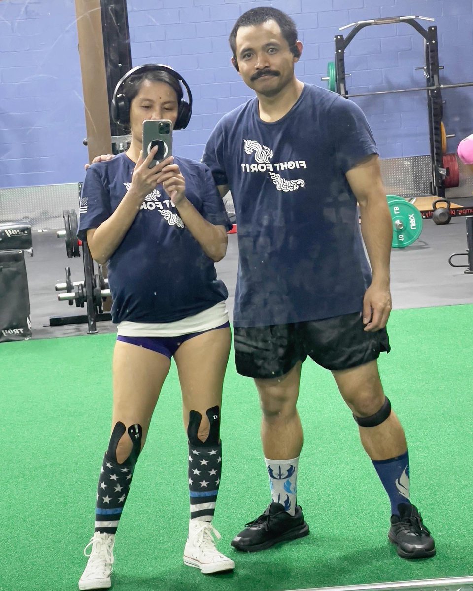 sugarmamajaye's tweet photo. #latepost #earlierthismorning #fridaymorning #todaysagenda #hittinggymaftermuaythai #hittinggym #timetoputinsomeworkouts #pregnancyworkout #letsgoo #lookatthelastpicture #lol #thatsforeveryonewhosaidthaticantdoshitduringpregnancy #yeahbitches https://t.co/3UJDU7gks9