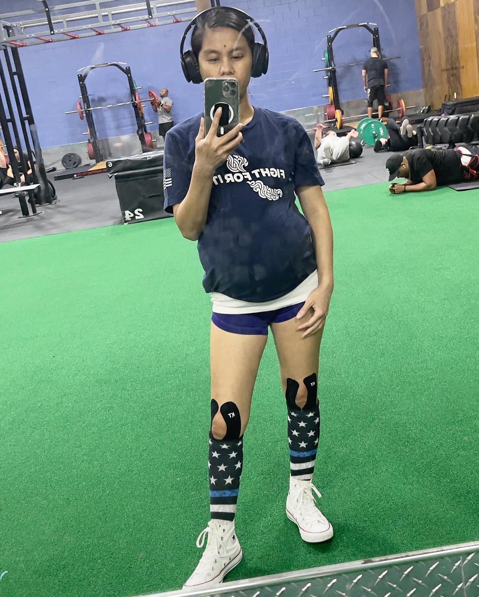 sugarmamajaye's tweet photo. #latepost #earlierthismorning #fridaymorning #todaysagenda #hittinggymaftermuaythai #hittinggym #timetoputinsomeworkouts #pregnancyworkout #letsgoo #lookatthelastpicture #lol #thatsforeveryonewhosaidthaticantdoshitduringpregnancy #yeahbitches https://t.co/3UJDU7gks9