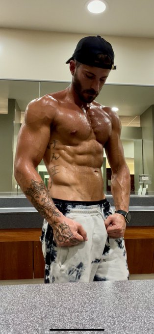 Updates.. https://t.co/15ARC8ywdE<a href="/tag/muscle"class="tags"><span>#muscle</span></a><a href="/tag/gay"class="tags"><span>#gay</span></a><a href="/tag/bi"class="tags"><span>#bi</span></a>