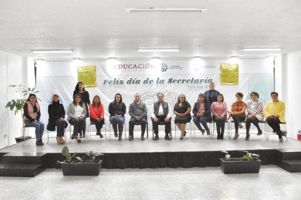 TecNM_ITTLA's tweet photo. Día del personal secretarial en el #ITTLA https://t.co/TWlQm8AN5a