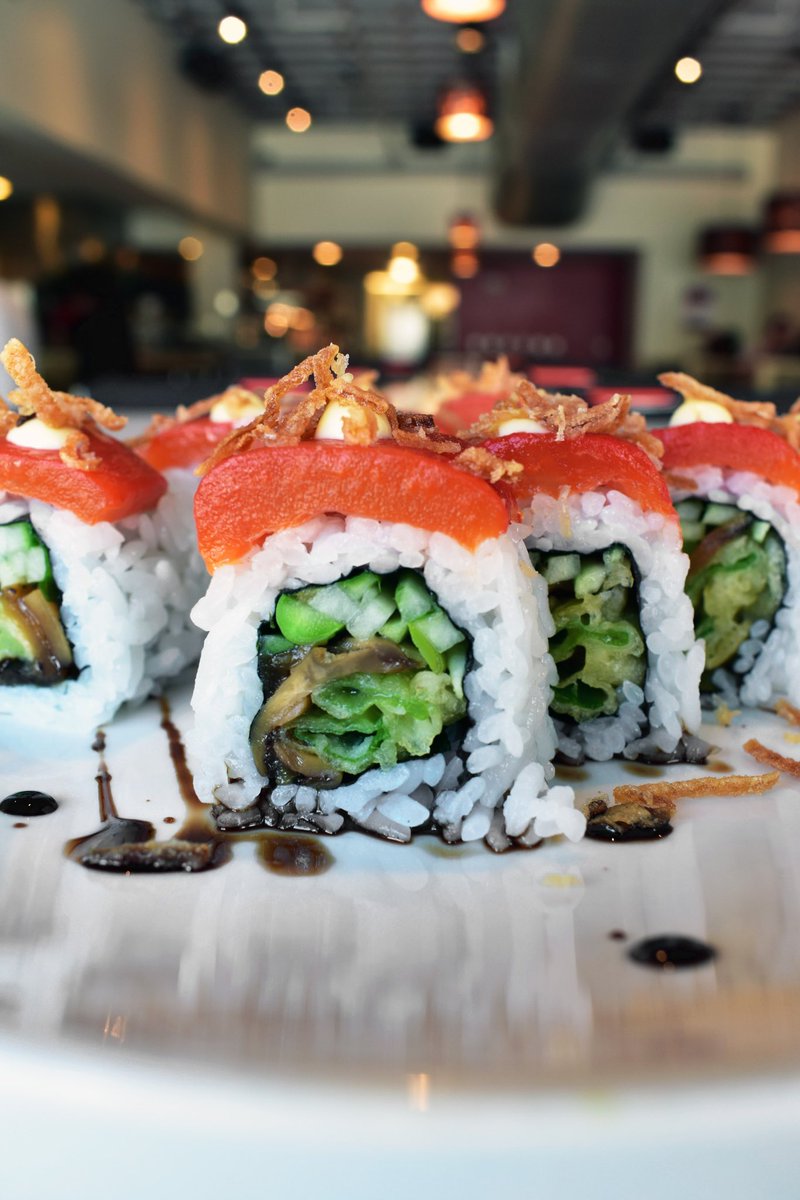 SlurpAnnArbor's tweet photo. That’s how we roll #vegetableroll #redpepper #vegetarian #tgif #fridaynight #weekendvibes https://t.co/xCwrKr4goX
