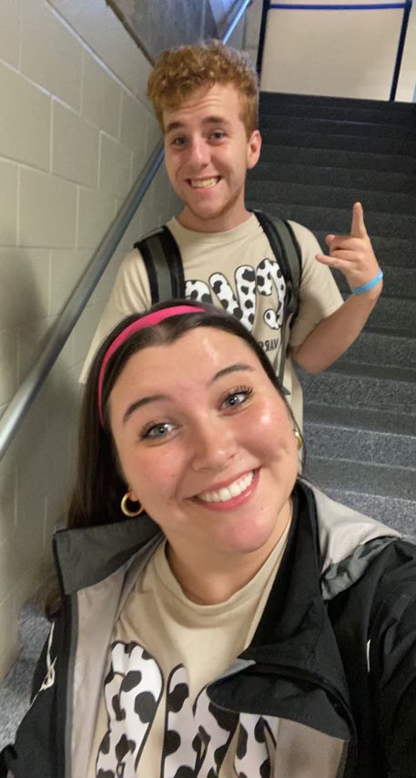 ClarkHSTrainers's tweet photo. We definitely want to show our volleyball SAT’s some ❤️🏐Their dedication & support is beyond measure. On days off you can catch them at the FB games🐾 🤩 Thank you @miaharr_ & @graysonponthi #ClarkTexas #ClarkProud #hardworkingduo https://t.co/DoBYjMrLKe