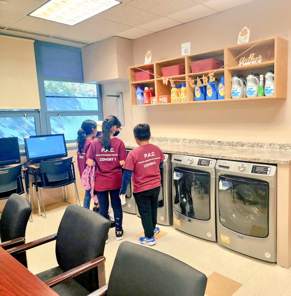 LCBcec31's tweet photo. The Lighthouse Community School is helping to develop confident, and connected students. I couldn't have prouder to witness it. #elevateD31 #CARE #togetherisbetter #CommunityEngagement #parentsaspartners https://t.co/EwRQQo8Psg