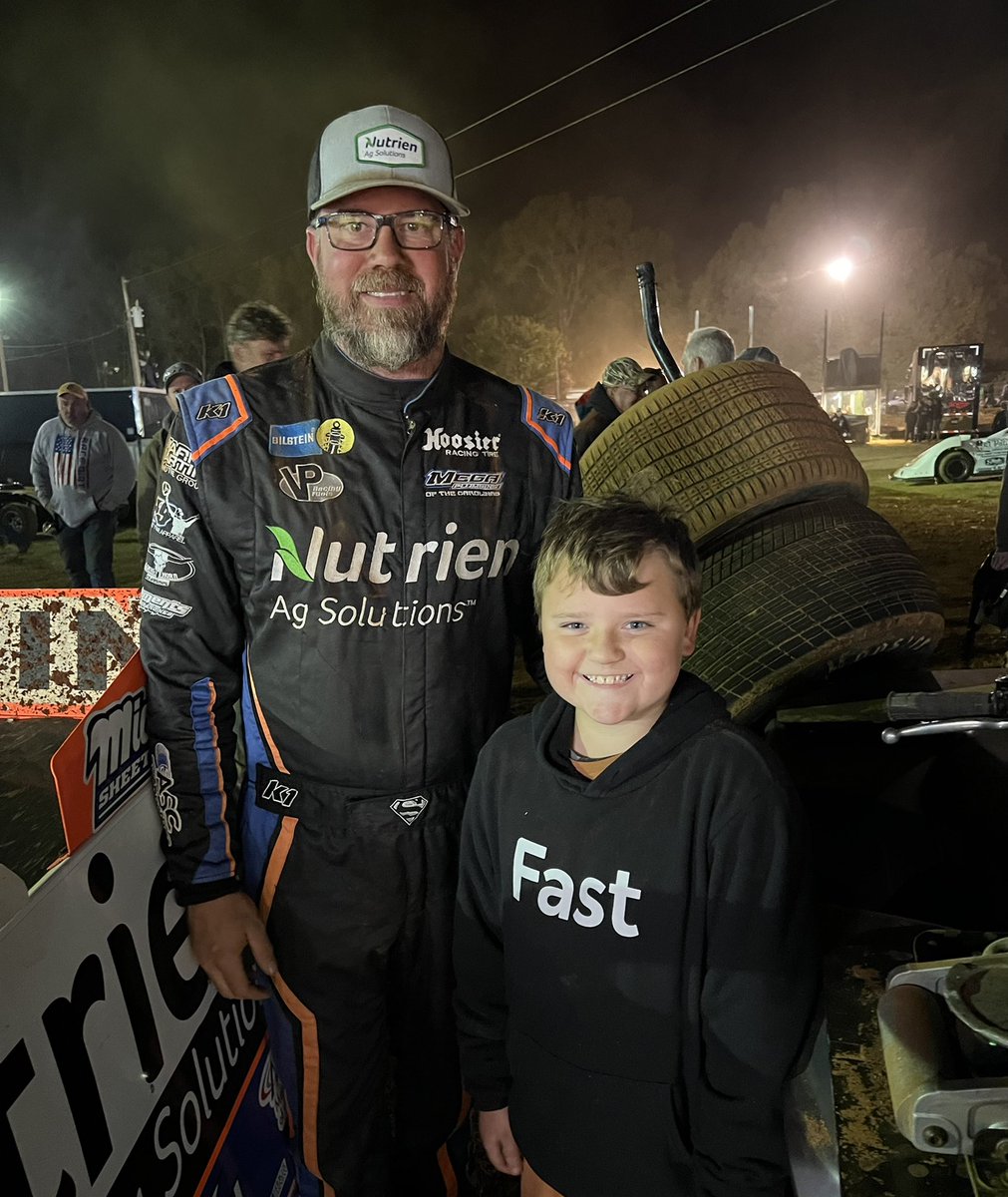 kaylor_card's tweet photo. Can’t beat the @TheFast49  even after a unlucky night he still puts a smile on and takes time to put a smile on these kids faces. https://t.co/KgmhGccisw