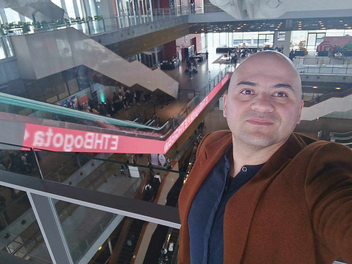 Arturo Daza (@arthurkingdaza) on Twitter photo 