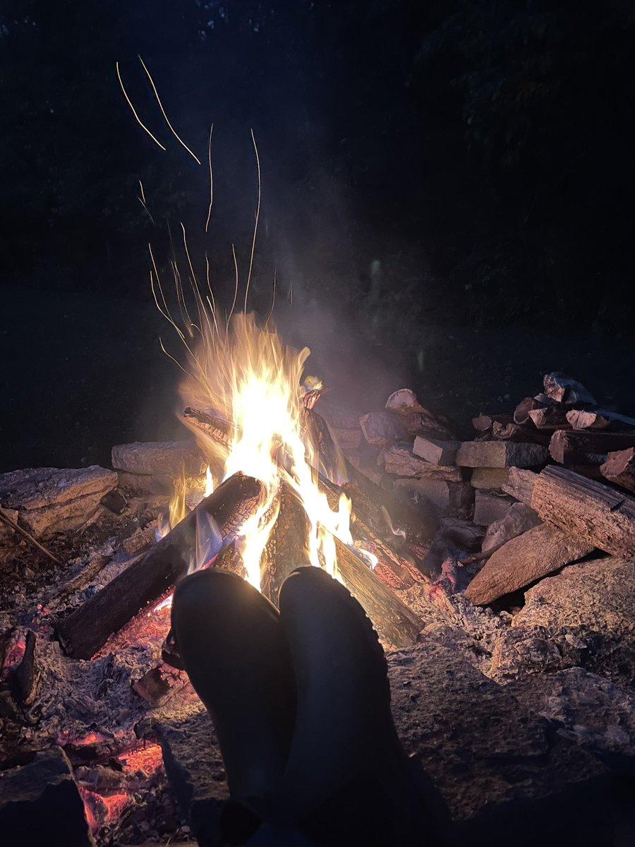 EllenBowmann's tweet photo. After a couple weeks of major family health issues, a workman’s comp injury, and work related issues…I finally made it to my happy place…just saying! @EAST_HAWKS #countryliving #happyplace #soneededthis https://t.co/OITAVxckVv