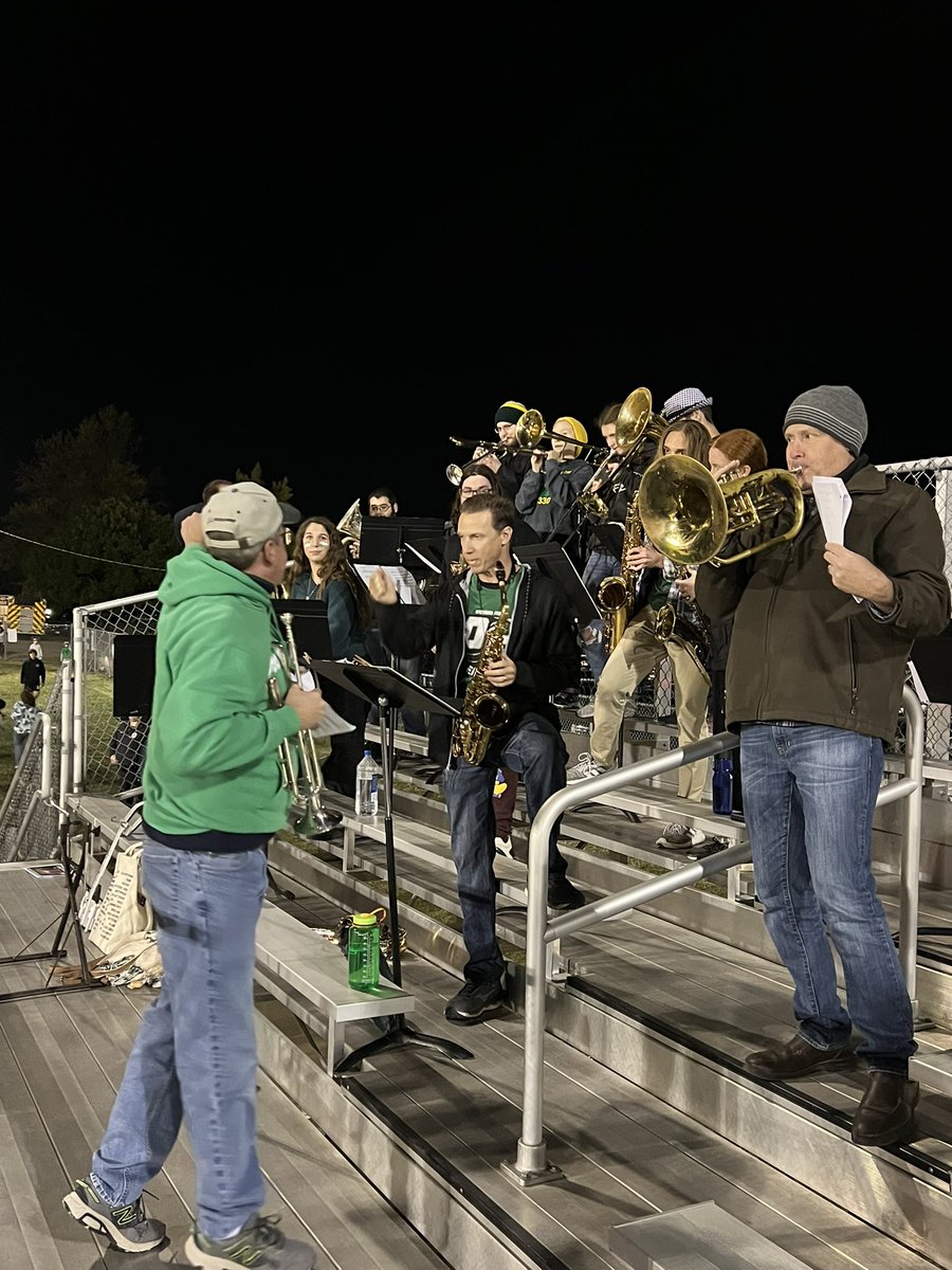 KathleenBhat's tweet photo. Alumni keeping the sound alive late in the second quarter! @OrchardFarmRV @OFR5_Activities @OrchardFarmBand https://t.co/1HhgHiYpUv