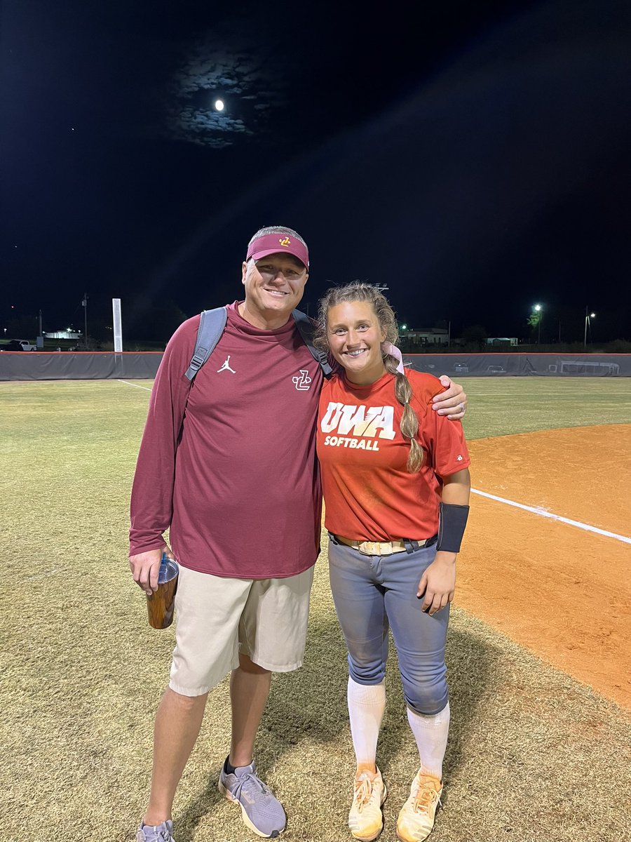 JC_BobcatsSB's tweet photo. Good first fall outing today at @UWA_Softball!! Thank you for the hospitality and always good to see former Bobcat @laurapeyton13!!! https://t.co/ZhO0boMfFF