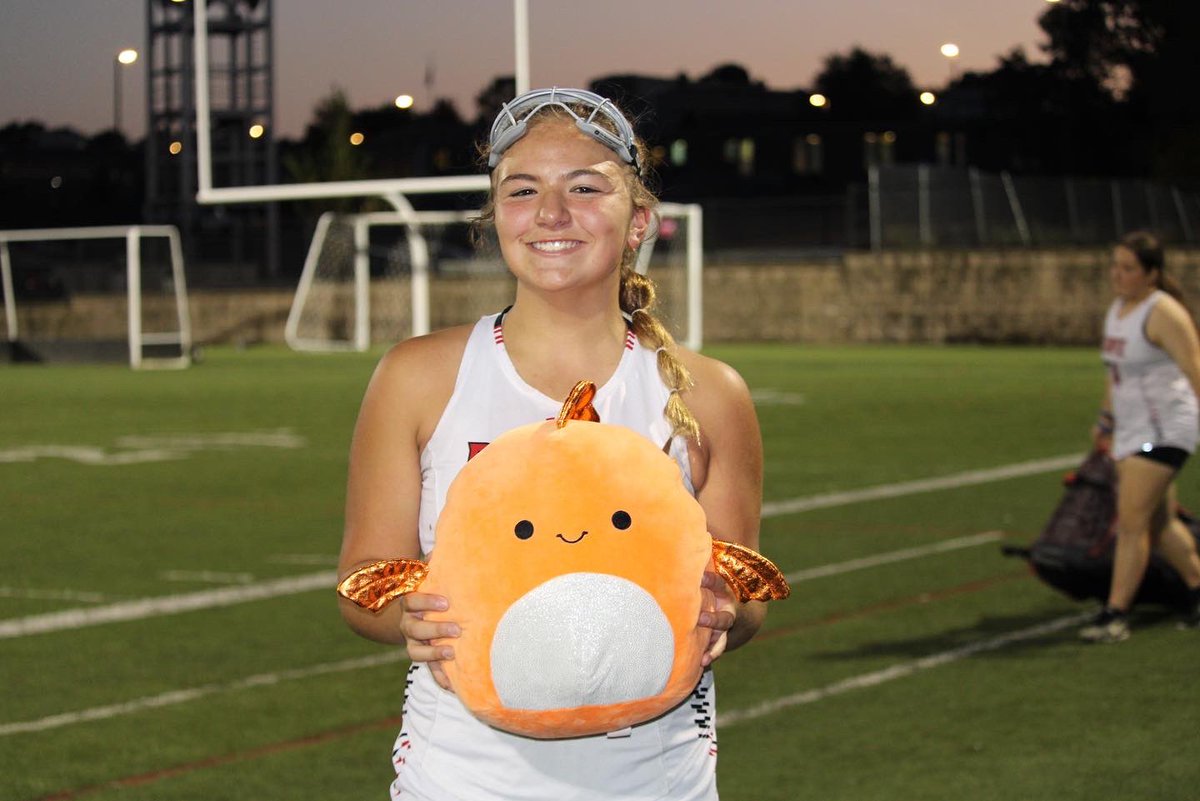 durfee_fh's tweet photo. Player of the game to our girl who is nothing but beast mode ALL GAME LONG. We use a goldfish because as our AD @DurfeeAthletics said…goldfish have a short memory.

We make a mistake we move on! Mental toughness! Let’s go @Botelho_Paitynn 
😤🏑♥️ https://t.co/dOBmTwSFyp