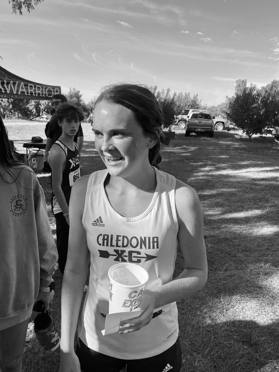 EmmaKateRuffin9's tweet photo. Ran at the Pontotoc Invitation 5k this morning. I ran a time of 20:44 last race at South Pontotoc. Today I got a new PR of 19:55!! #runner #newpr #fastesttime #5k @RunBMCxc @GoChoctaws_XCTF @WCUTrack @UNACrossCountry https://t.co/FJKKHa7qE3