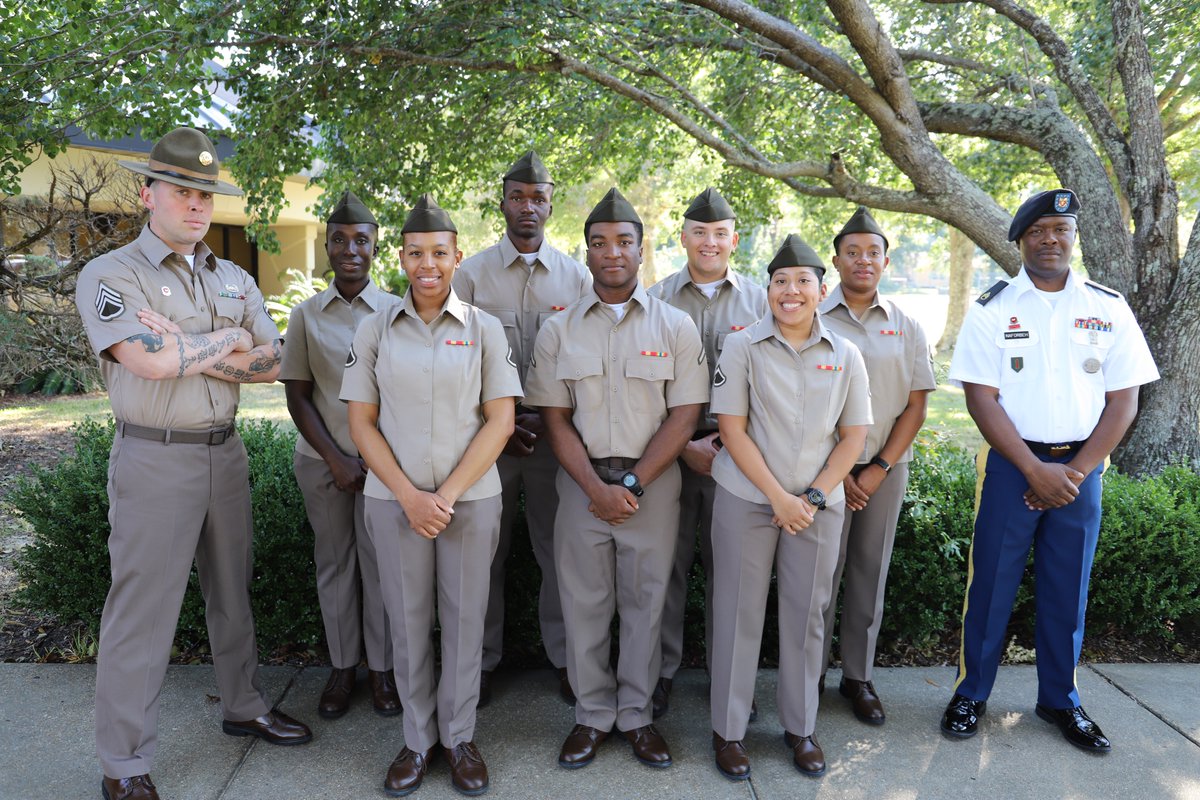 gulfcoastcobra's tweet photo. Class 22-52 graduated today! Congratulations and Welcome to the #EngineerRegiment! Essayons!
@169EN_Battalion @1stENBDE @USAEnReg https://t.co/wqFZ0NmrNO