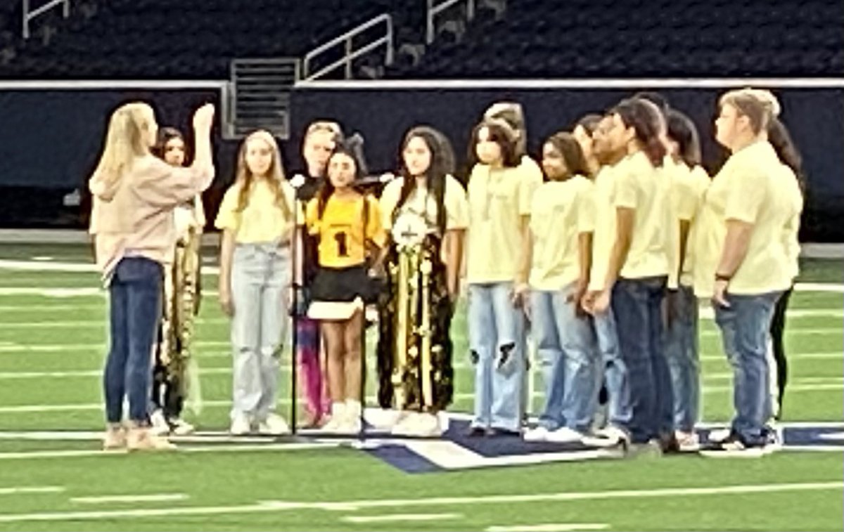 Memorial HS Choir tweet media
