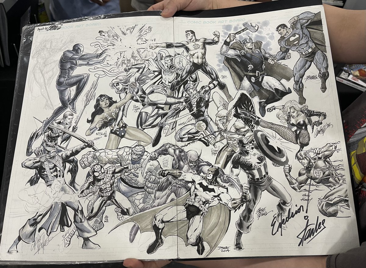 XMen90sCovers's tweet image. Gotta shout out this guy I met with one of the most astounding pieces of fan art I’ve ever seen. The time and effort it must have taken over the years…for a one-of-a-kind LEGENDARY piece! I think he’s aiming for Alan Davis and Olivier Coipel to finish it! What’s your fave part?