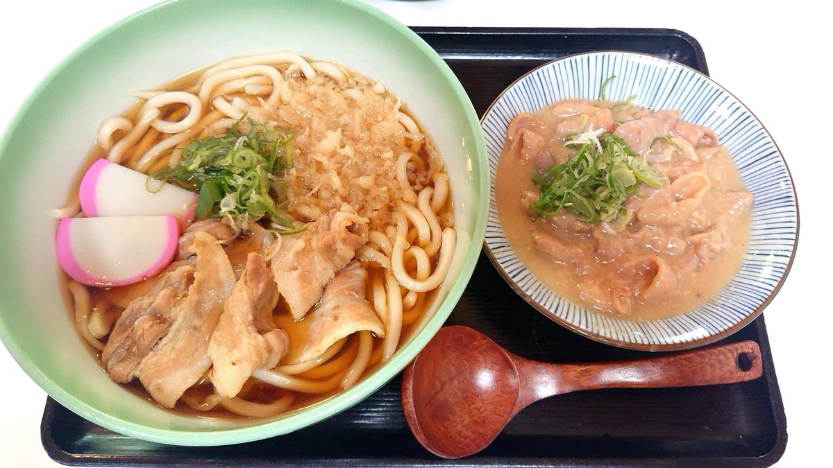 MKANGTAM's tweet photo. 東御市「鹿曲」カツカレー、カツ定食、肉うどんともつ煮、カツ丼。
カツが大きい‼️

味噌汁…しょっぱい💦(相変わらず💧)
うどんメチャメチャ腰(笑)コシがある‼️
もつ煮…しょっぱいのと、洗い不足‼️もつ煮は失敗だったなぁ～💦

カツカレーの大きさ‼️それにビックリした。(笑) https://t.co/QCTfCImDD0