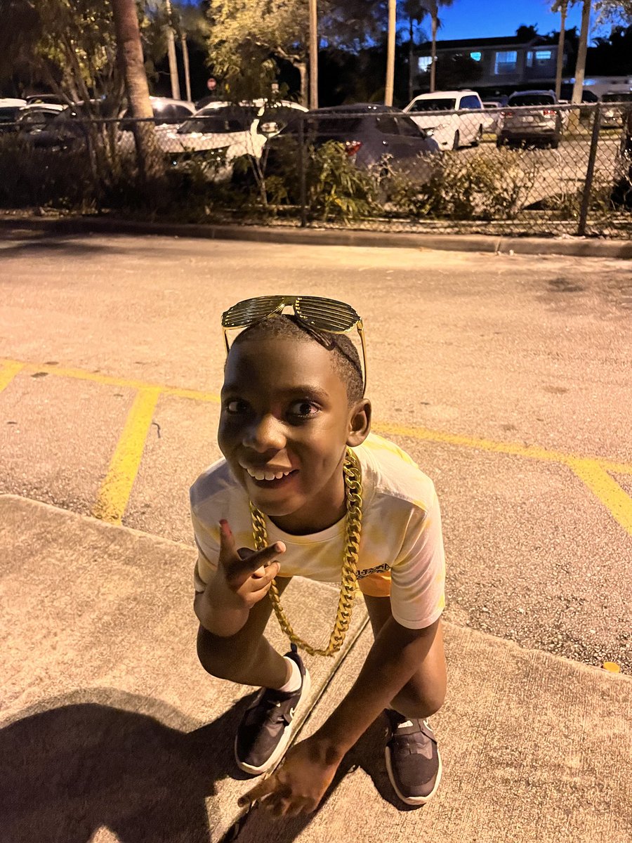 louloune2424's tweet photo. Thanks to the PTA and staff @WiltonManorsES for creating an amazing 80s theme party. Gavin had a blast. I was tired but my son comes first. As I watched him dance and of course dance a little myself; I am truly grateful for these moments. #ASDmom https://t.co/a6SUyu0DSy