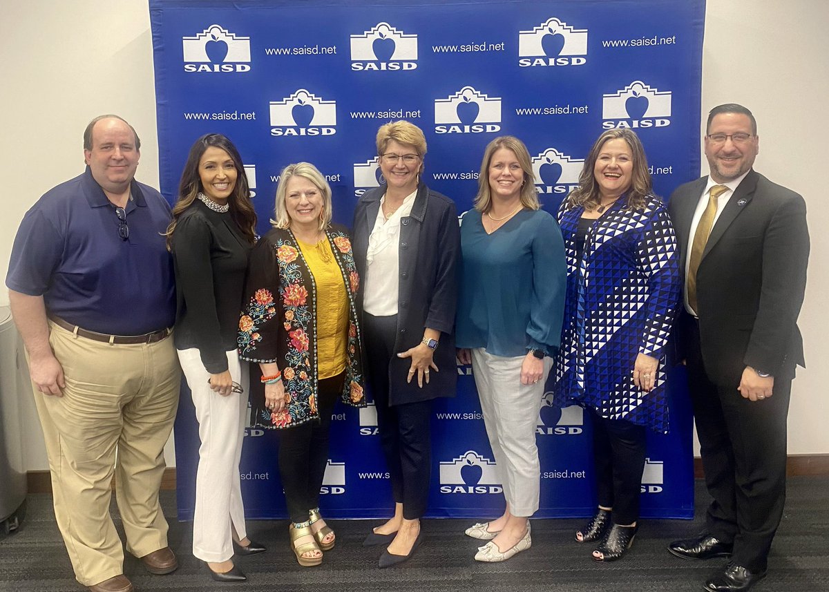 techiequeen's tweet image. Texas Education Technology Leaders Board - #TETL2022 #MissionPossible