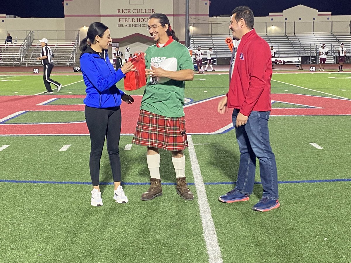 BAStudent Activities (@ba_activities) on Twitter photo Congratulations to <a href="/BelAirHigh/">Bel Air HS</a> teacher Mr. Steve Salcido for receiving the <a href="/raiz_us/">Raiz Federal Credit Union</a> Extra Yard for Teachers Award! Thank you for all you do for our students! @BA_Highlanders <a href="/YsletaISD/">Ysleta ISD</a> <a href="/YISDAthletics1/">YISD Athletics</a> @BelAirAthletics Congratulations to <a href="/BelAirHigh/">Bel Air HS</a> teacher Mr. Steve Salcido for receiving the <a href="/raiz_us/">Raiz Federal Credit Union</a> Extra Yard for Teachers Award! Thank you for all you do for our students! @BA_Highlanders <a href="/YsletaISD/">Ysleta ISD</a> <a href="/YISDAthletics1/">YISD Athletics</a> @BelAirAthletics