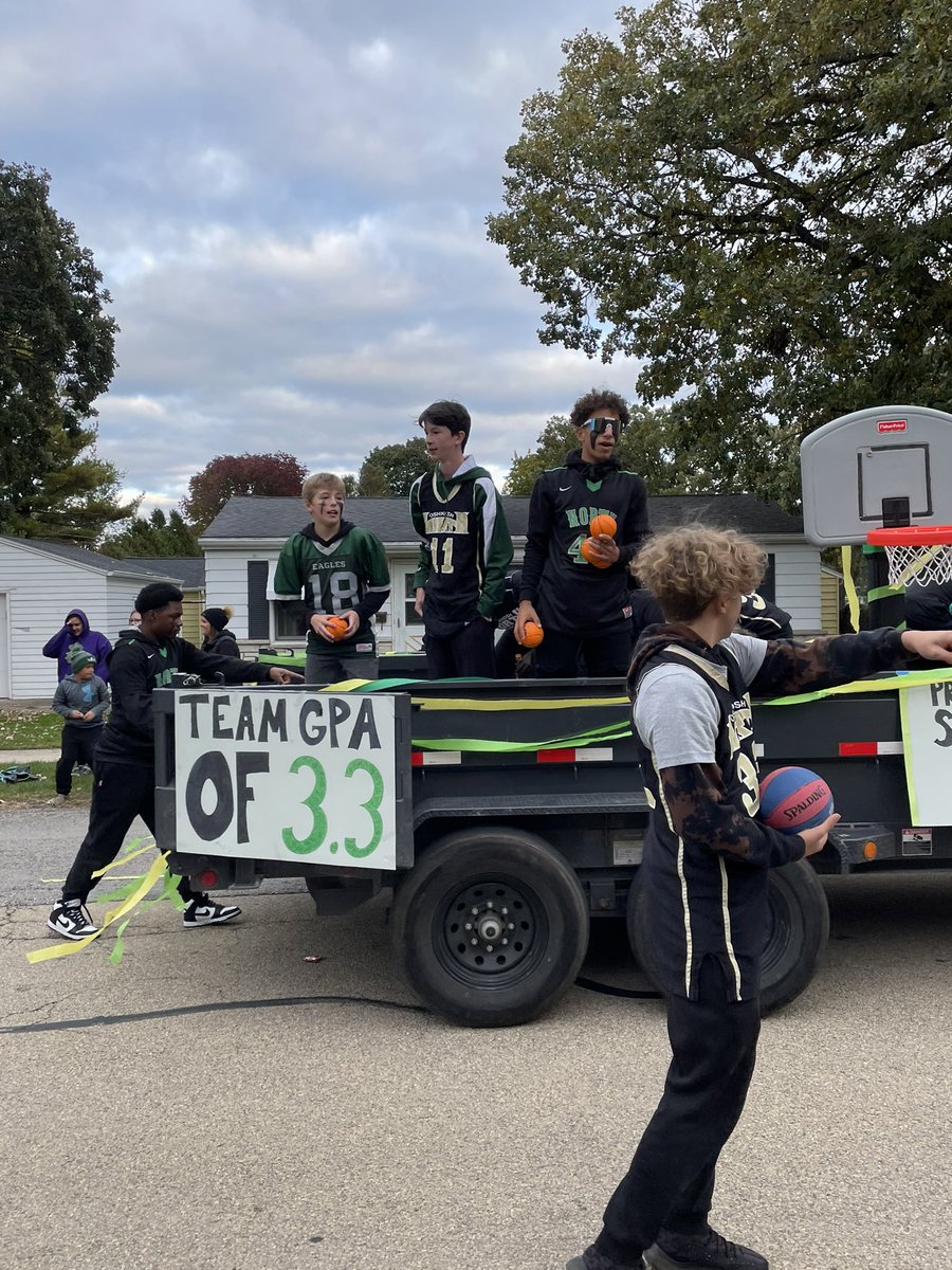 northhoops's tweet photo. Great time being a part of the @ONHS_STUCO #HOCO22 parade this year!
Thanks to #GroundsGuys for sponsoring the truck & trailer. https://t.co/M3SSC0xvVe