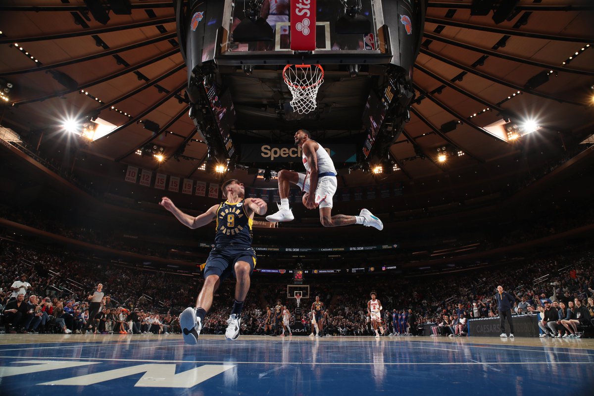 KnicksMSGN's tweet photo. Use this as an I LOVE OBI TOPPIN button 🔁 https://t.co/aDJjkXj7w6