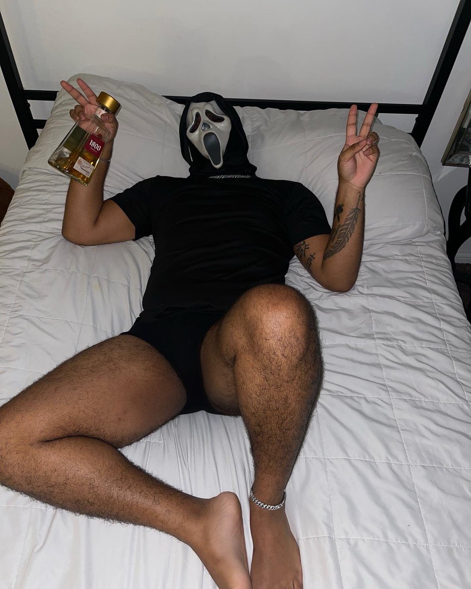 papiiitone's tweet photo. happy spooky szn.. 👻 https://t.co/rbl6oE8Pbc