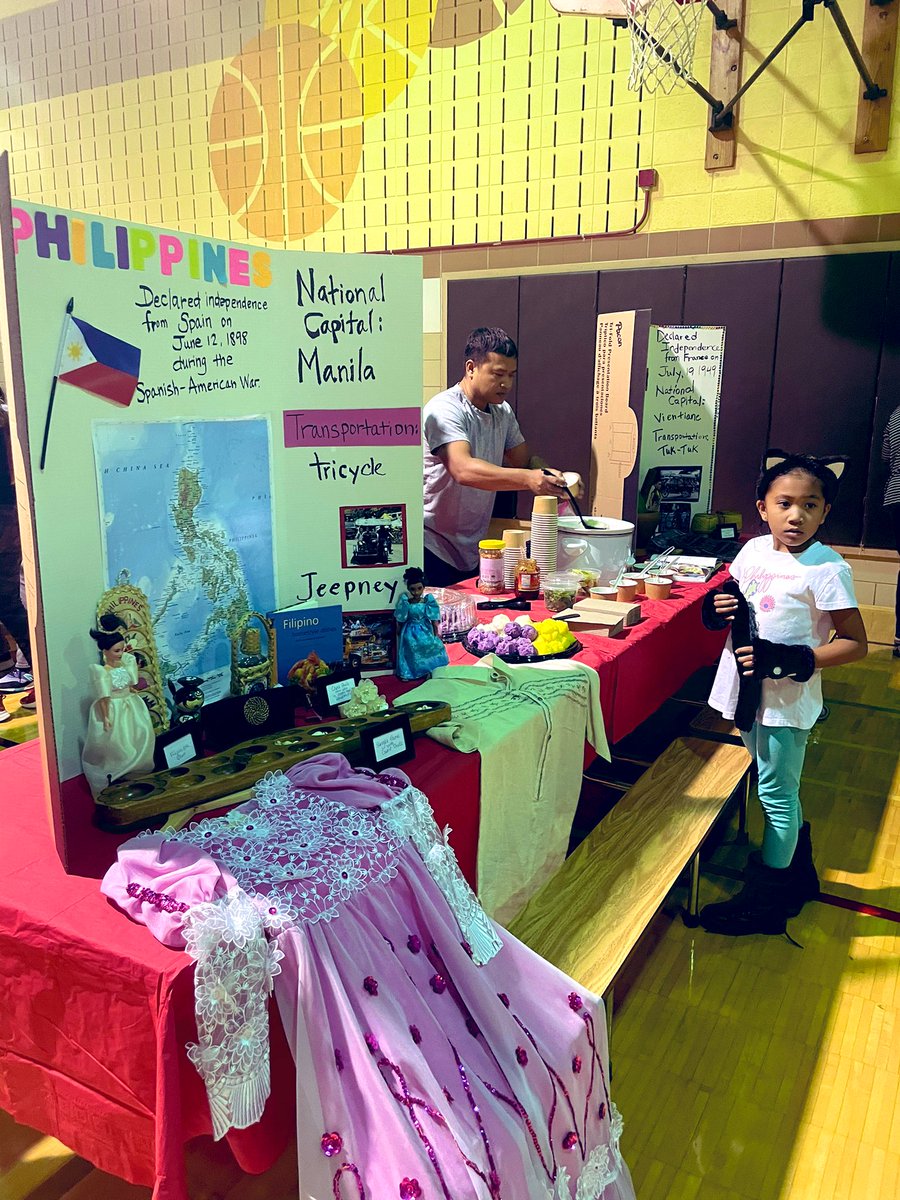 Another successful Multicultural Night in the books! 🇮🇸🇵🇪🇵🇭