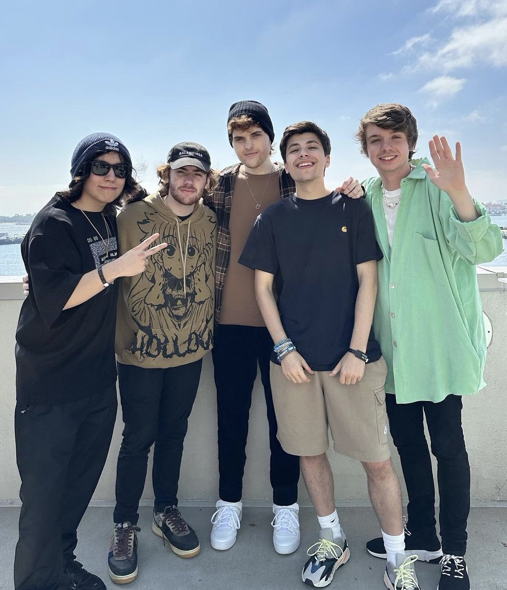 filthydwt's tweet photo. THE DICK GRABBERS R TOGETHER 😭😭😭🫶🫶🫶 https://t.co/JcKcYuClhy