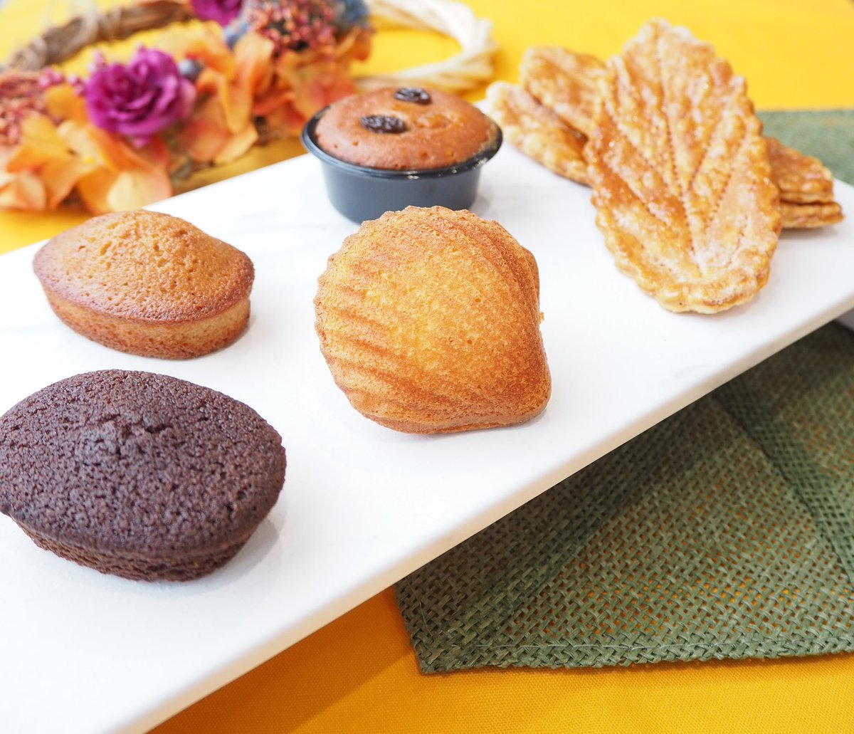 sweetsoclock's tweet photo. 定番の焼き菓子😋
お家でのおやつやギフト���ピッタリ✨
お好きな組合せでオリジナルギフトも作れます😄

#スイーツオクロック
#ギフト #マドレーヌ
#フィナンシェ  #リーフパイ
#フィナンシェショコラ
#ケークオフリュイ
#スイーツ #神奈川スイーツ https://t.co/G319Xl0NdV
