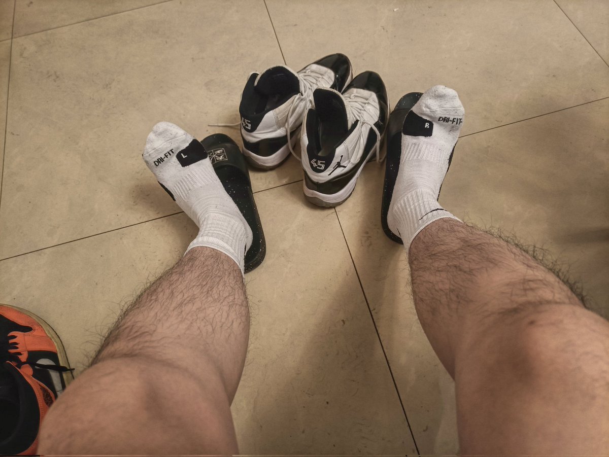 Hank15500427's tweet photo. 🙂
#篮球鞋 #篮球袜 #鞋袜 #gaysneaker https://t.co/RJ8l6sqUXm