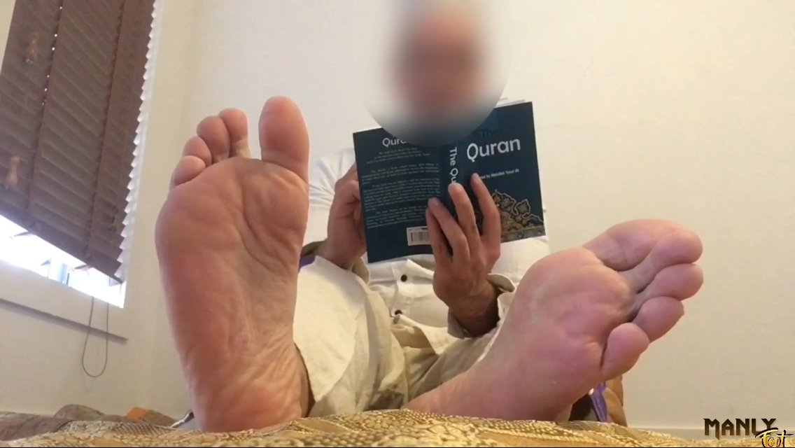 1 pic. Arab gay male foot fetish 

New content on @Pornhub 
Watch now : https://t.co/mt09kCB5iJ
#Arabgays