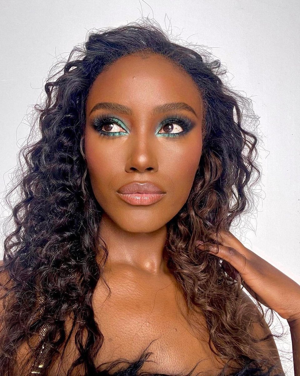 modelsdA's tweet photo. FAZ is GLOWING 😍💚✨ Beautiful ✨
Model: @fazbeau
Represented by: @bamemodels
#london #londonmodels #londonmodel #modelagency #womenmodel #beauty #ukmodel #fashion #modeluk #greenmodels #makeup #glamour #glammakeup #blackmodel #blackmodels https://t.co/tICtfyQY1V
